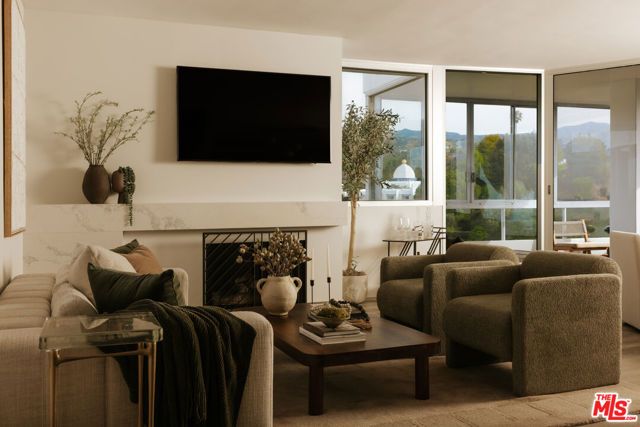 17352 W Sunset Boulevard 1, Pacific Palisades (los Angeles), CA 90272