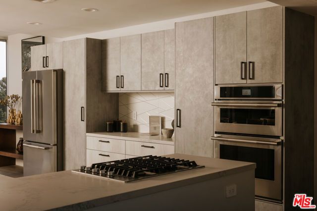 17352 W Sunset Boulevard 1, Pacific Palisades (los Angeles), CA 90272