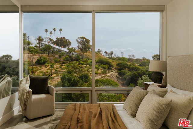 17352 W Sunset Boulevard 1, Pacific Palisades (los Angeles), CA 90272