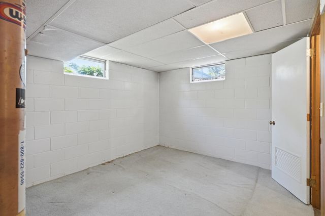 1926 Crescent Drive, Cedar Falls, IA 50613