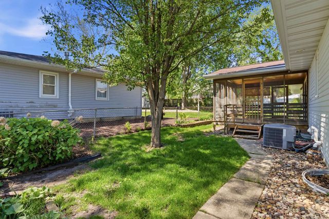 1926 Crescent Drive, Cedar Falls, IA 50613