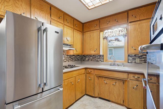 1926 Crescent Drive, Cedar Falls, IA 50613