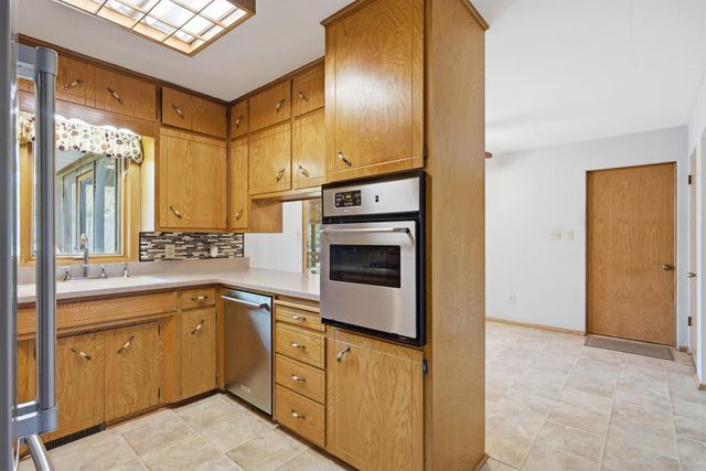 1926 Crescent Drive, Cedar Falls, IA 50613