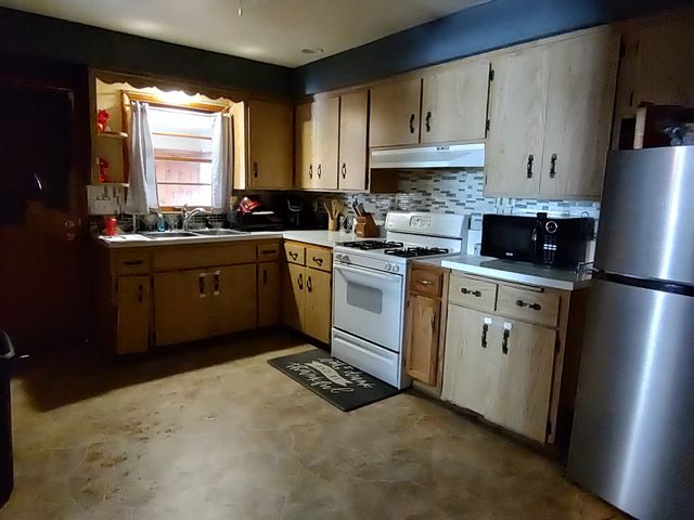 2615 Brendenwood Road, Rockford, IL 61107