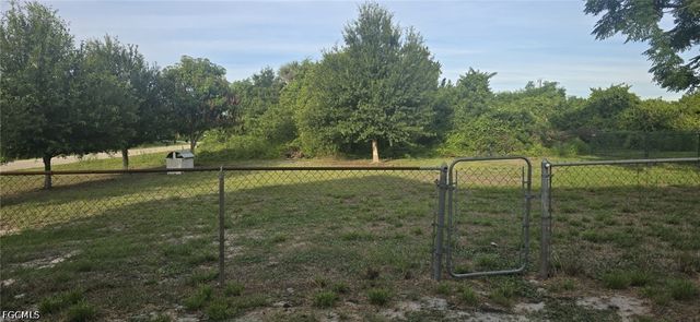 1401 Yvonne AVE S, Lehigh Acres, FL 33976