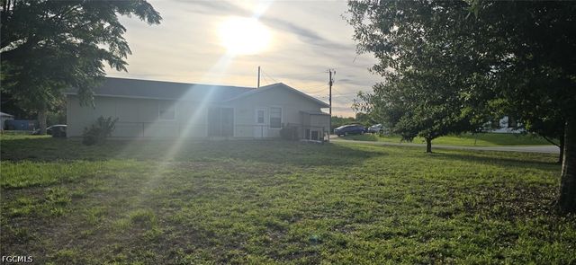 1401 Yvonne AVE S, Lehigh Acres, FL 33976