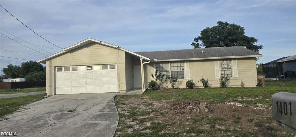 1401 Yvonne AVE S, Lehigh Acres, FL 33976