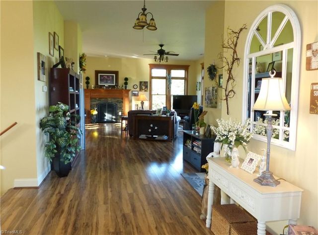 1564 Thore Road, Pinnacle, NC 27043