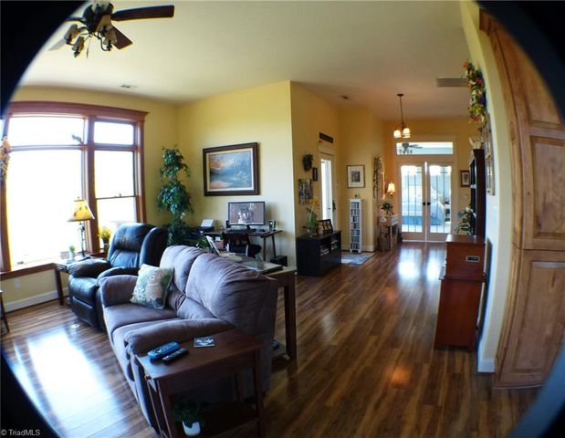 1564 Thore Road, Pinnacle, NC 27043