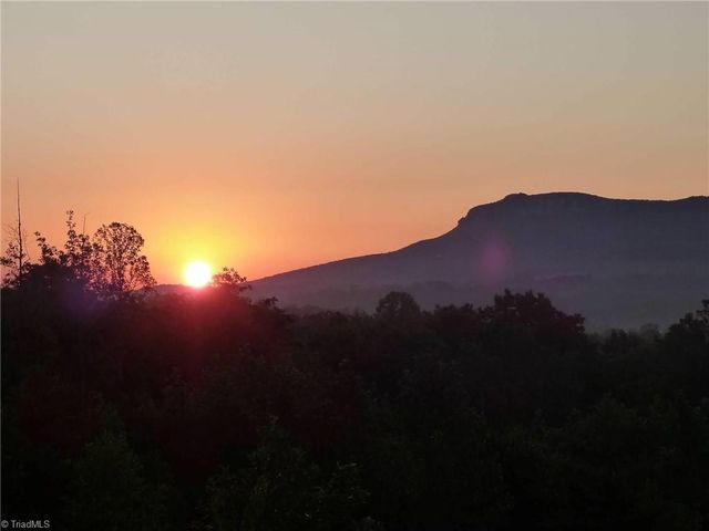 1564 Thore Road, Pinnacle, NC 27043