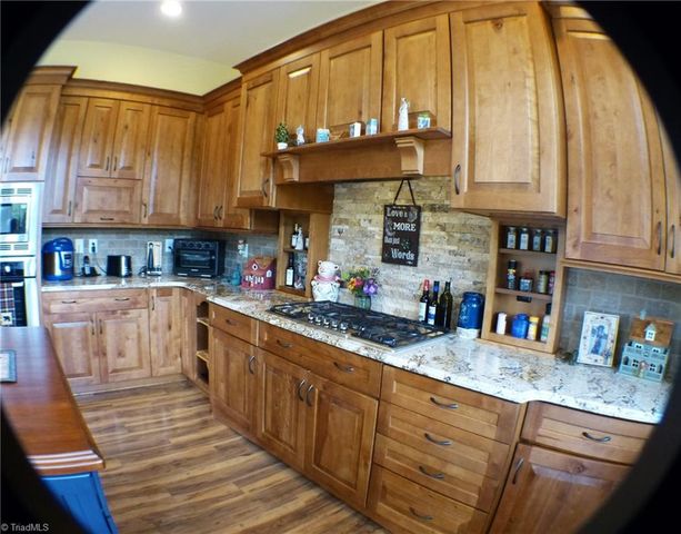 1564 Thore Road, Pinnacle, NC 27043