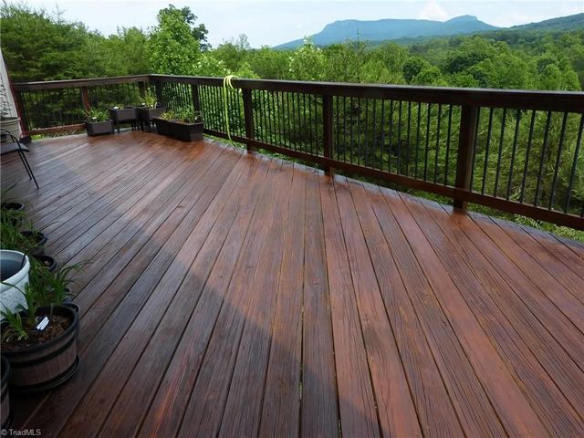 1564 Thore Road, Pinnacle, NC 27043
