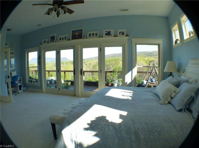 1564 Thore Road, Pinnacle, NC 27043