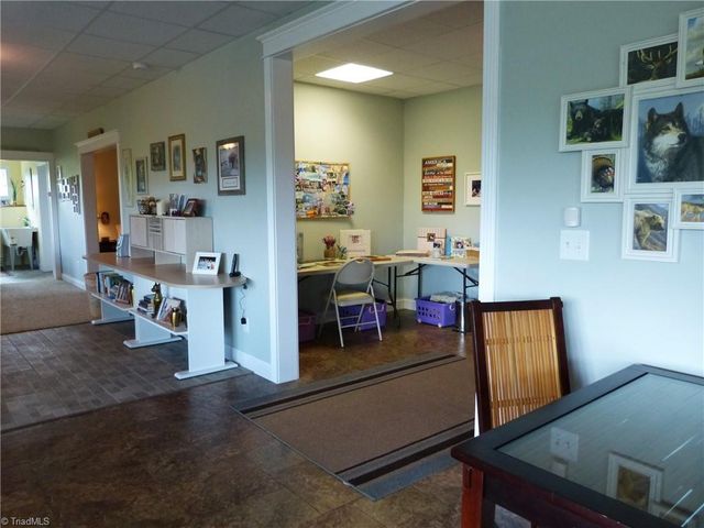1564 Thore Road, Pinnacle, NC 27043
