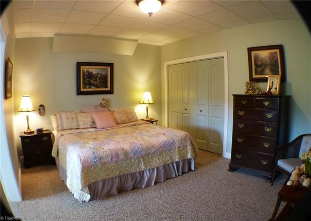 1564 Thore Road, Pinnacle, NC 27043