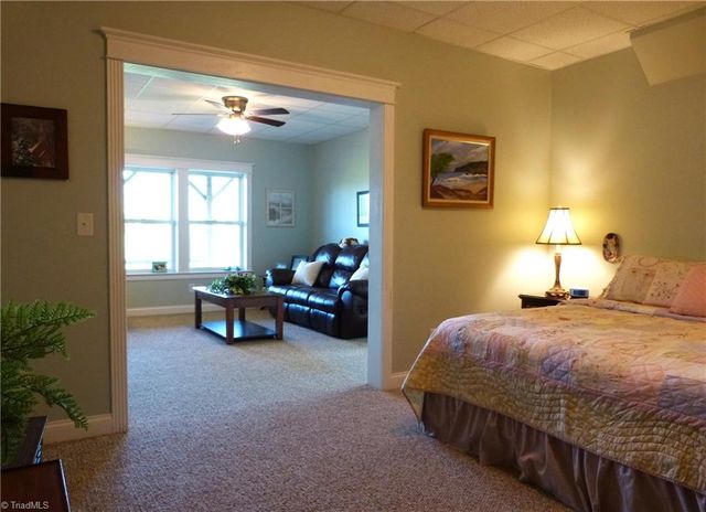 1564 Thore Road, Pinnacle, NC 27043