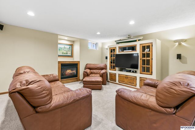 13910 Ames Avenue, Omaha, NE 68164