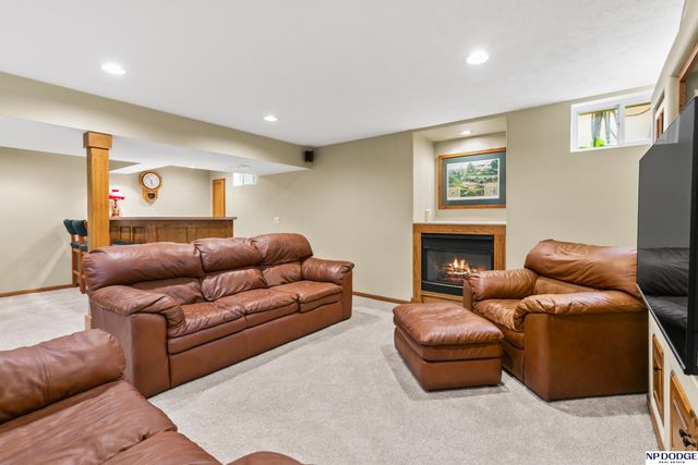 13910 Ames Avenue, Omaha, NE 68164