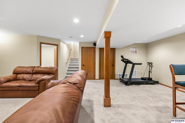 13910 Ames Avenue, Omaha, NE 68164