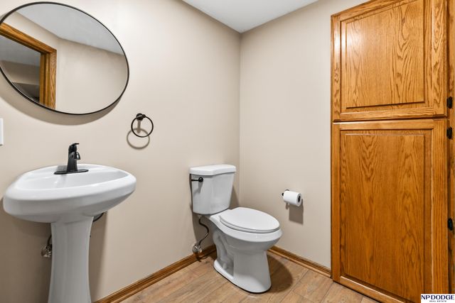 13910 Ames Avenue, Omaha, NE 68164