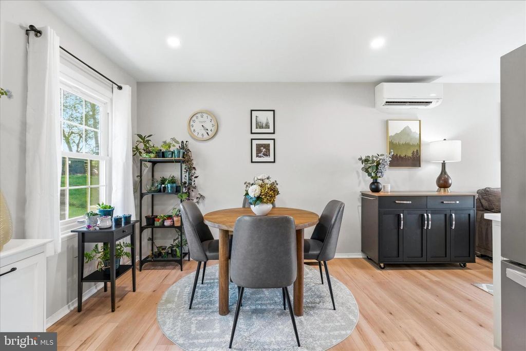 Image 15 of property listing at 100 EVERGREEN CT, Frederick, MD 21701