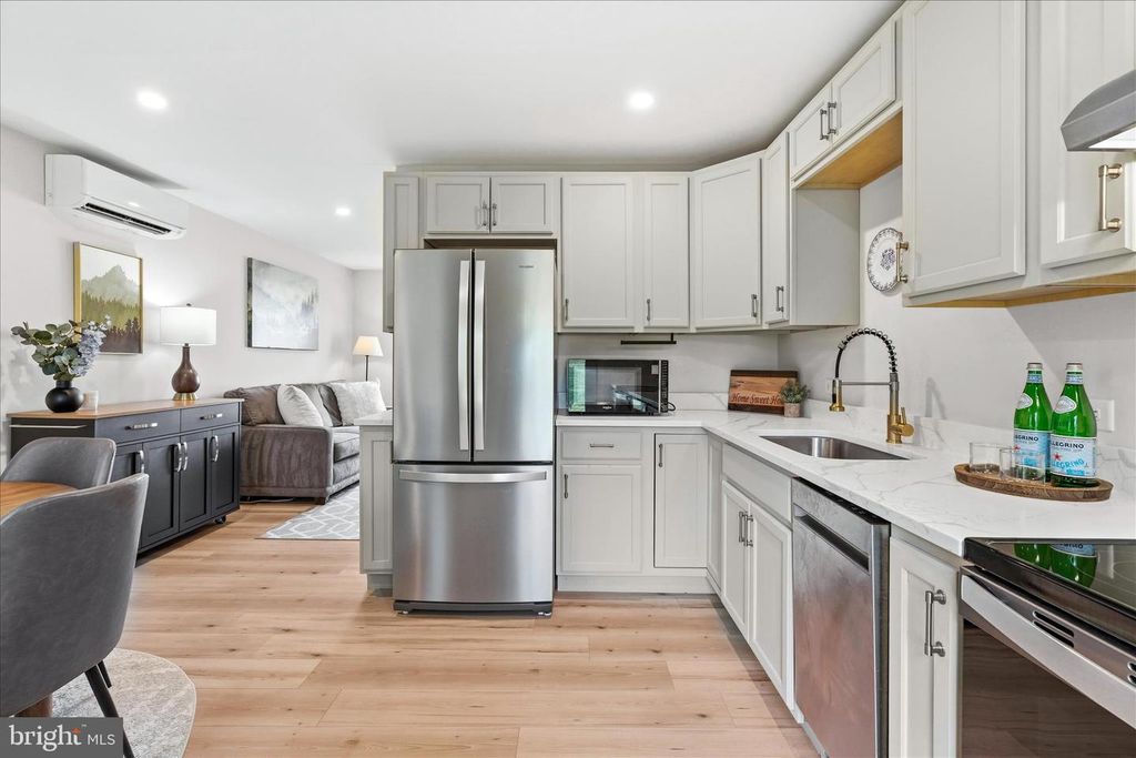 Image 16 of property listing at 100 EVERGREEN CT, Frederick, MD 21701