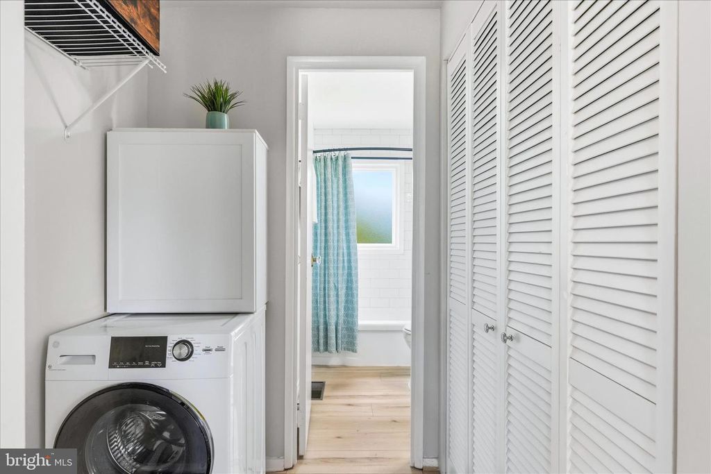 Image 20 of property listing at 100 EVERGREEN CT, Frederick, MD 21701