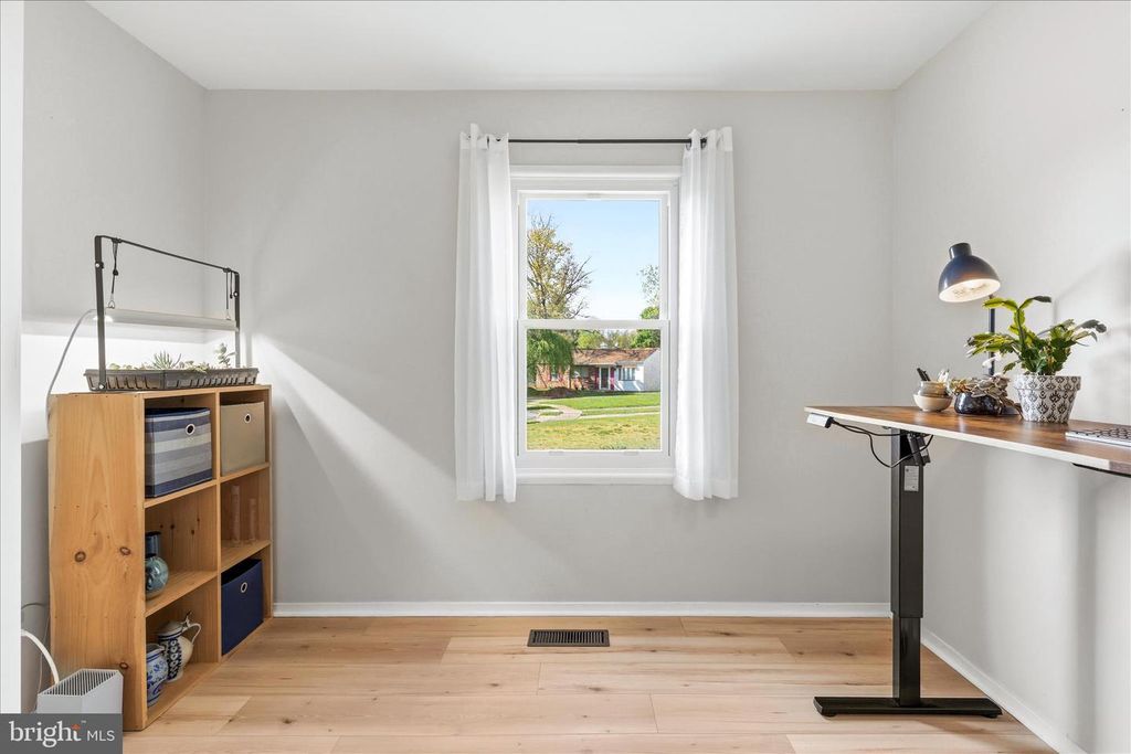 Image 28 of property listing at 100 EVERGREEN CT, Frederick, MD 21701