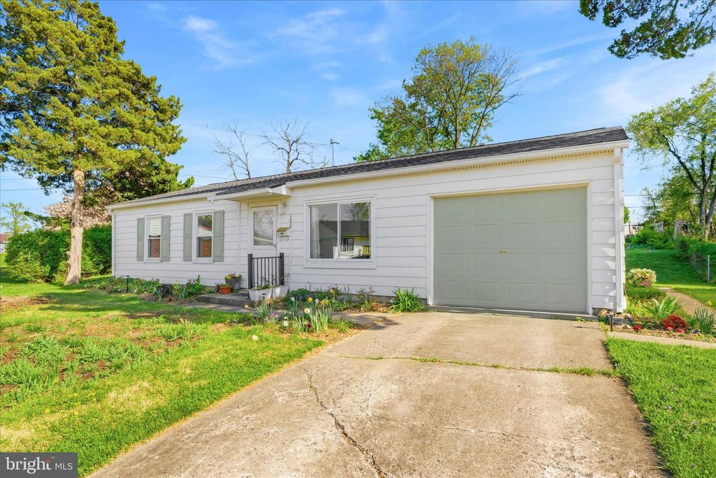 Image 7 of property listing at 100 EVERGREEN CT, Frederick, MD 21701