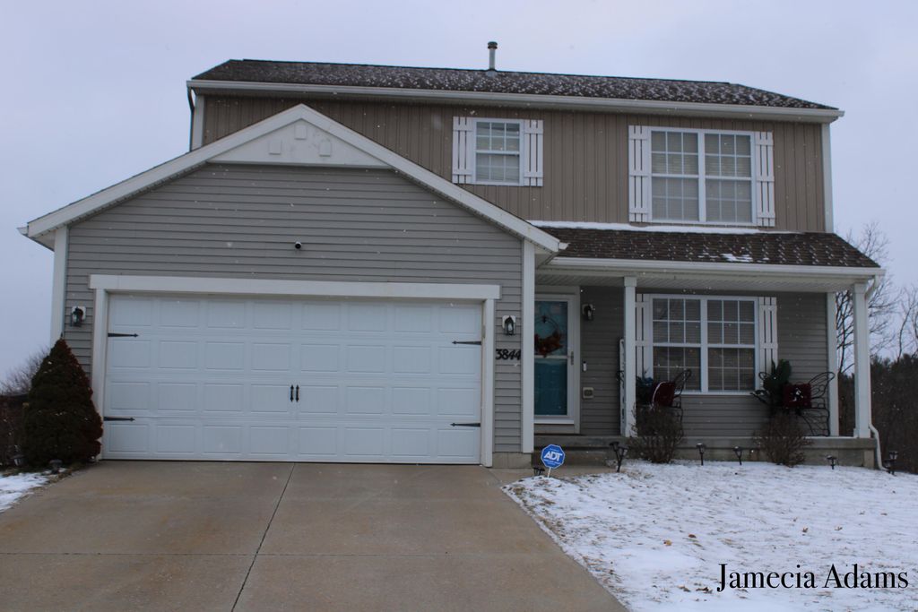 3844 Pfeiffer Woods Court SE, Grand Rapids, MI 49512