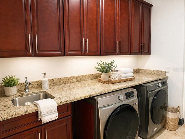 5550 64TH AVENUE N, Pinellas Park, FL 33781