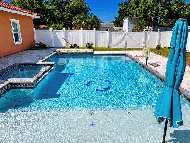 5550 64TH AVENUE N, Pinellas Park, FL 33781