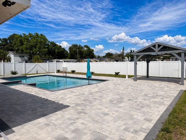 5550 64TH AVENUE N, Pinellas Park, FL 33781