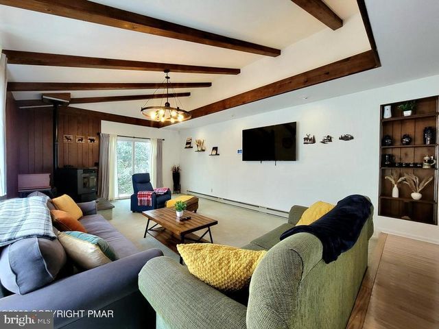 1225 KILMER RD, Tobyhanna, PA 18466