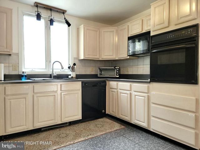1225 KILMER RD, Tobyhanna, PA 18466