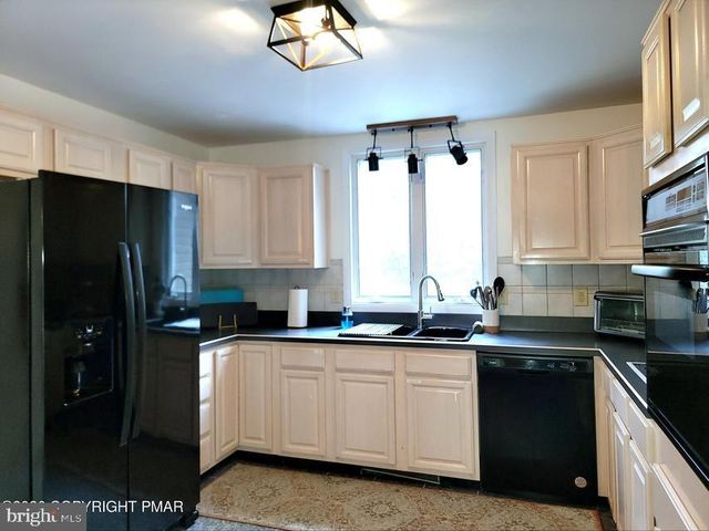 1225 KILMER RD, Tobyhanna, PA 18466