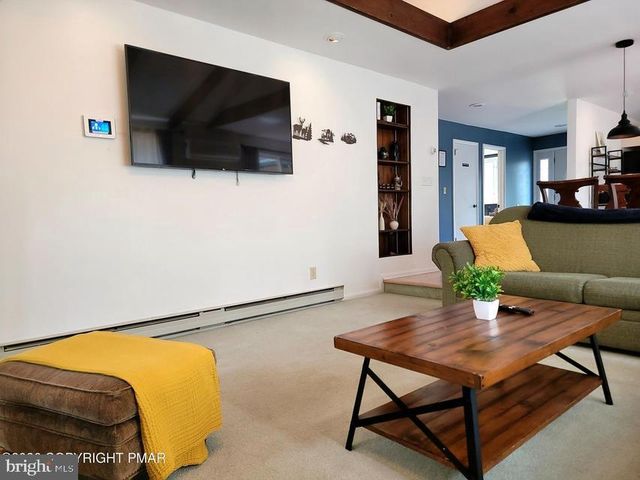 1225 KILMER RD, Tobyhanna, PA 18466