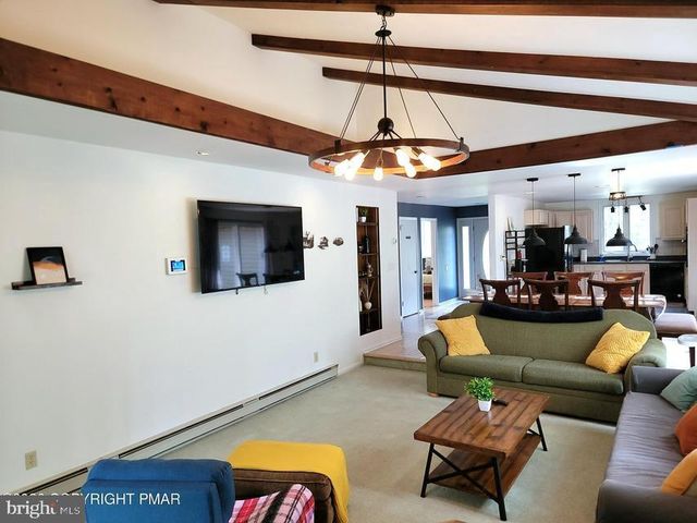 1225 KILMER RD, Tobyhanna, PA 18466