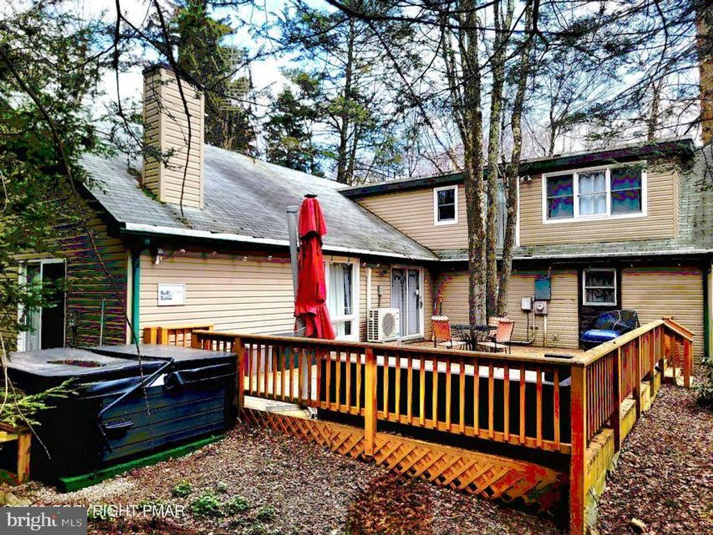 1225 KILMER RD, Tobyhanna, PA 18466