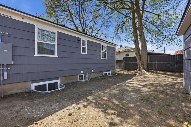 1661 E Olympic Ave, Spokane, WA 99207