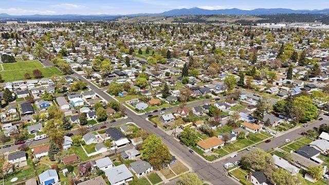 1661 E Olympic Ave, Spokane, WA 99207