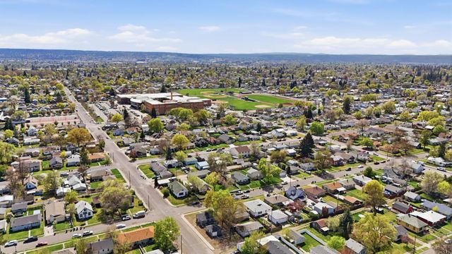 1661 E Olympic Ave, Spokane, WA 99207