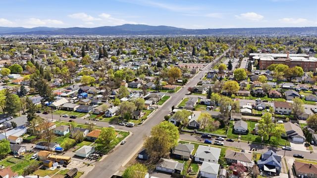 1661 E Olympic Ave, Spokane, WA 99207