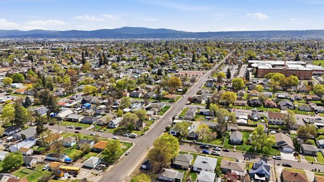 1661 E Olympic Ave, Spokane, WA 99207