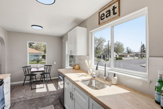 1661 E Olympic Ave, Spokane, WA 99207