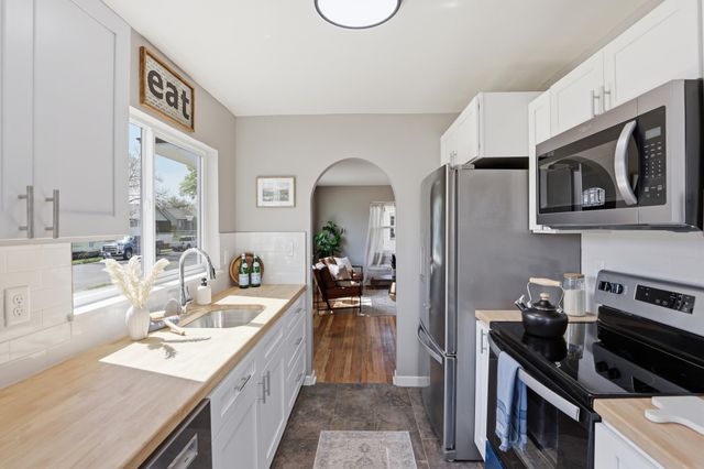 1661 E Olympic Ave, Spokane, WA 99207