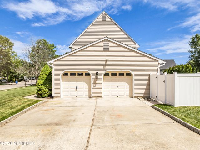 117 Lilac Drive, Toms River, NJ 08753