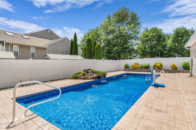 117 Lilac Drive, Toms River, NJ 08753
