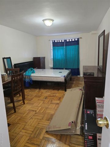 92-29 Lemont Ave 1 E, Elmhurst, NY 11373