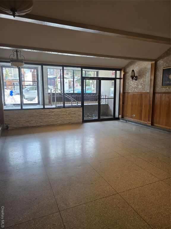 92-29 Lemont Ave 1 E, Elmhurst, NY 11373